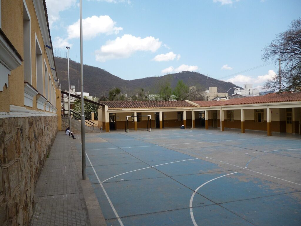 Bullying en Salta: los padres que miran para otro lado pueden terminar con arresto o multa