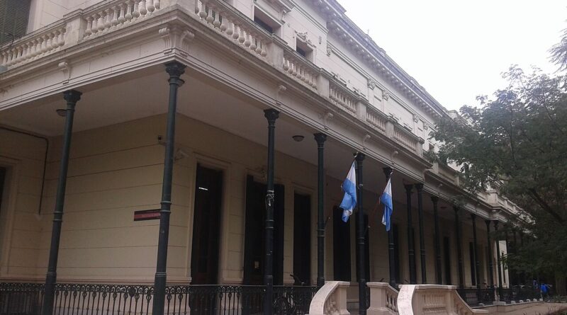 La Fundación de Ingeniería de la UNLP cobró u$s13,8 millones en tres años por auditar las represas de Santa Cruz