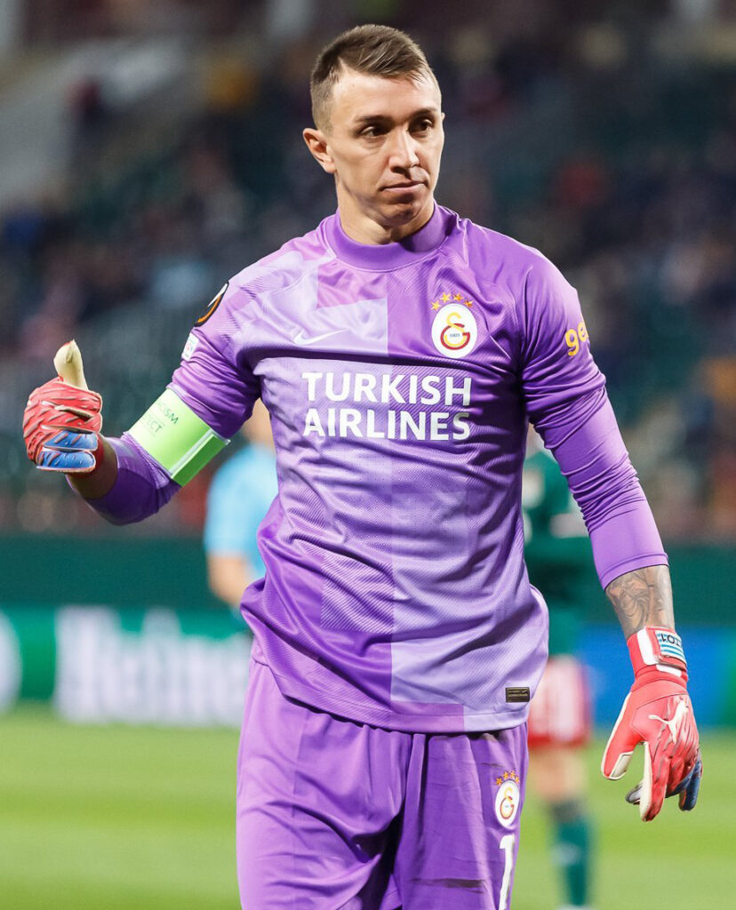 Muslera se vistió de héroe en el Maracaná y metió a Estudiantes en la final