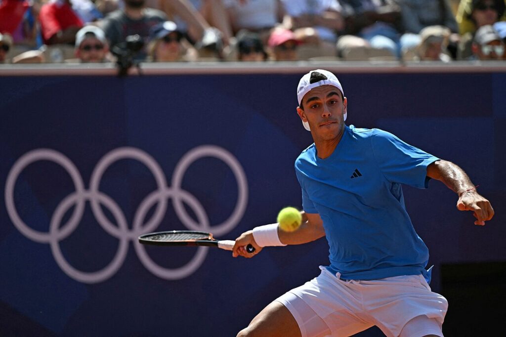Cerúndolo arrasó en Bruselas, se metió en semis y va por su tercera final del año
