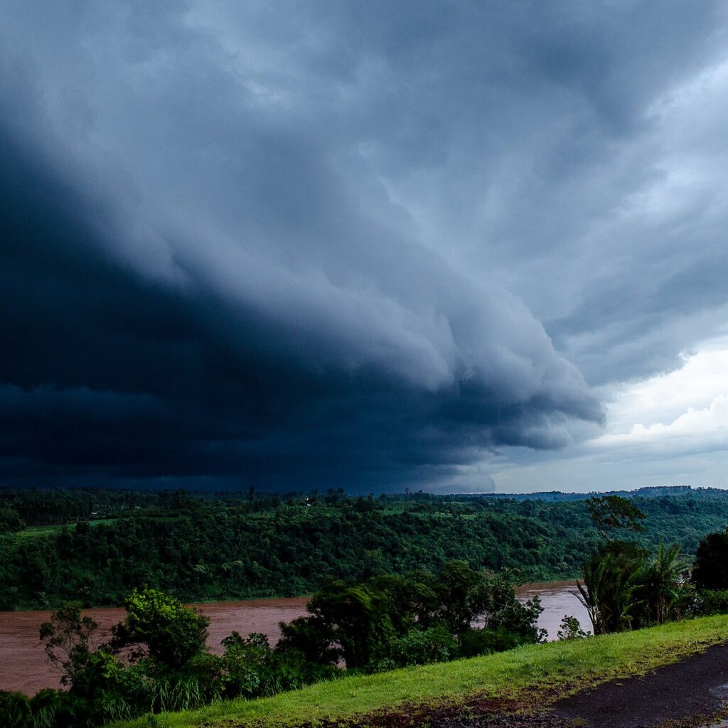 Alerta naranja en toda Misiones: advierten por granizo, ráfagas de más de 90 km/h y hasta 150 milímetros de lluvia
